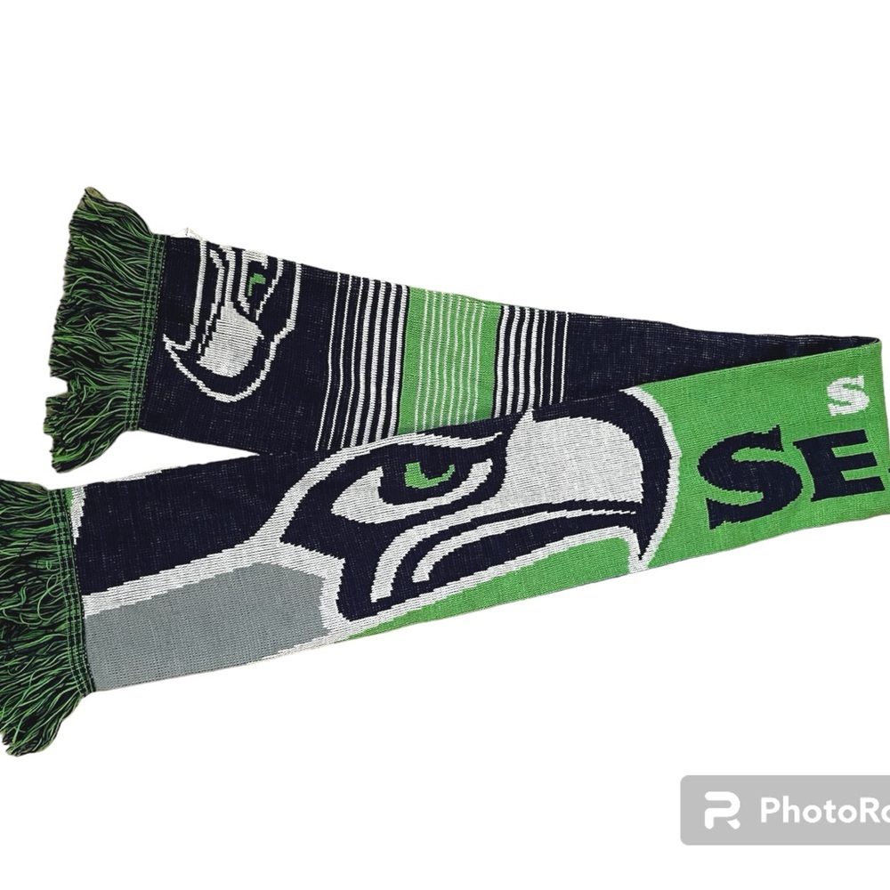 Seattle Seahawks Forever Collectables Scarf NWOT 💚💙